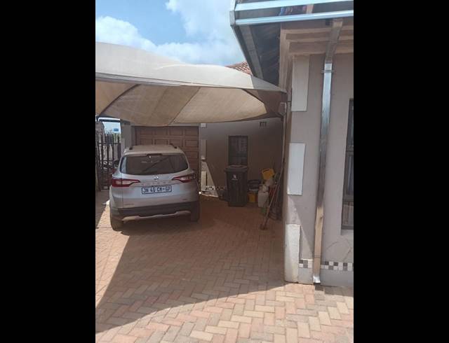 3 BEDROOM HOUSE FOR SALE IN CLOVERDENE